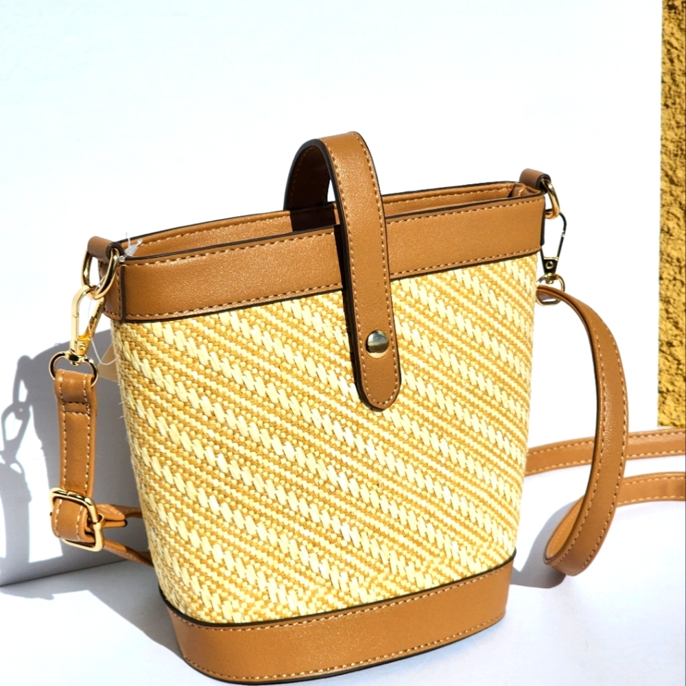 AR New York Women's Weekend Tan Straw Bucket Bag Crossbody